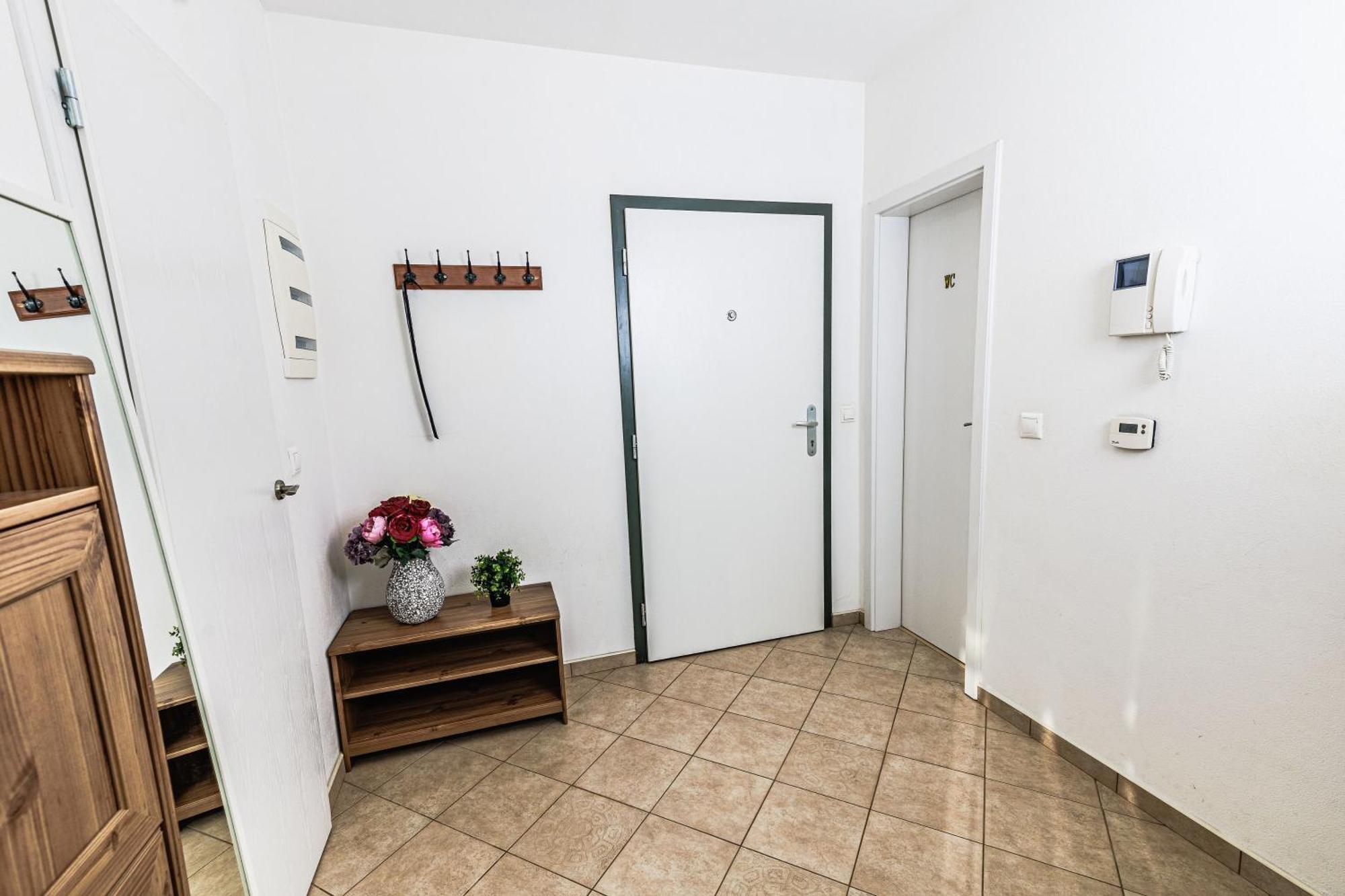 Sunny Apartment With Amazing Terrace On The 13Th Floor Near City Center Bratislava Extérieur photo