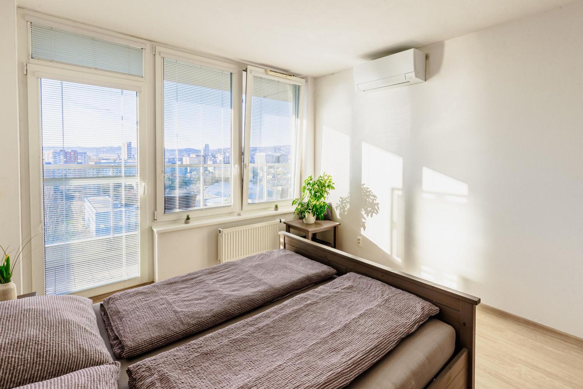 Sunny Apartment With Amazing Terrace On The 13Th Floor Near City Center Bratislava Extérieur photo