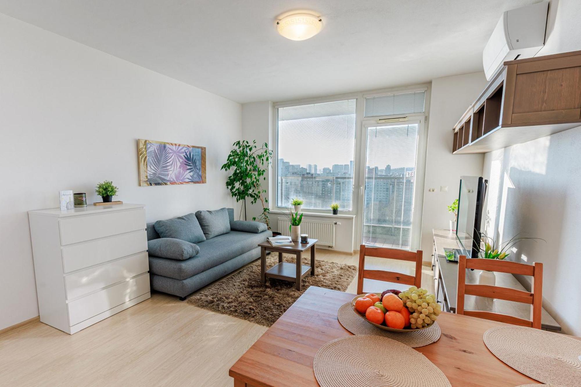 Sunny Apartment With Amazing Terrace On The 13Th Floor Near City Center Bratislava Extérieur photo